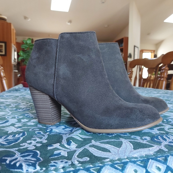 Old Navy suede boots size 9 - Picture 1 of 12